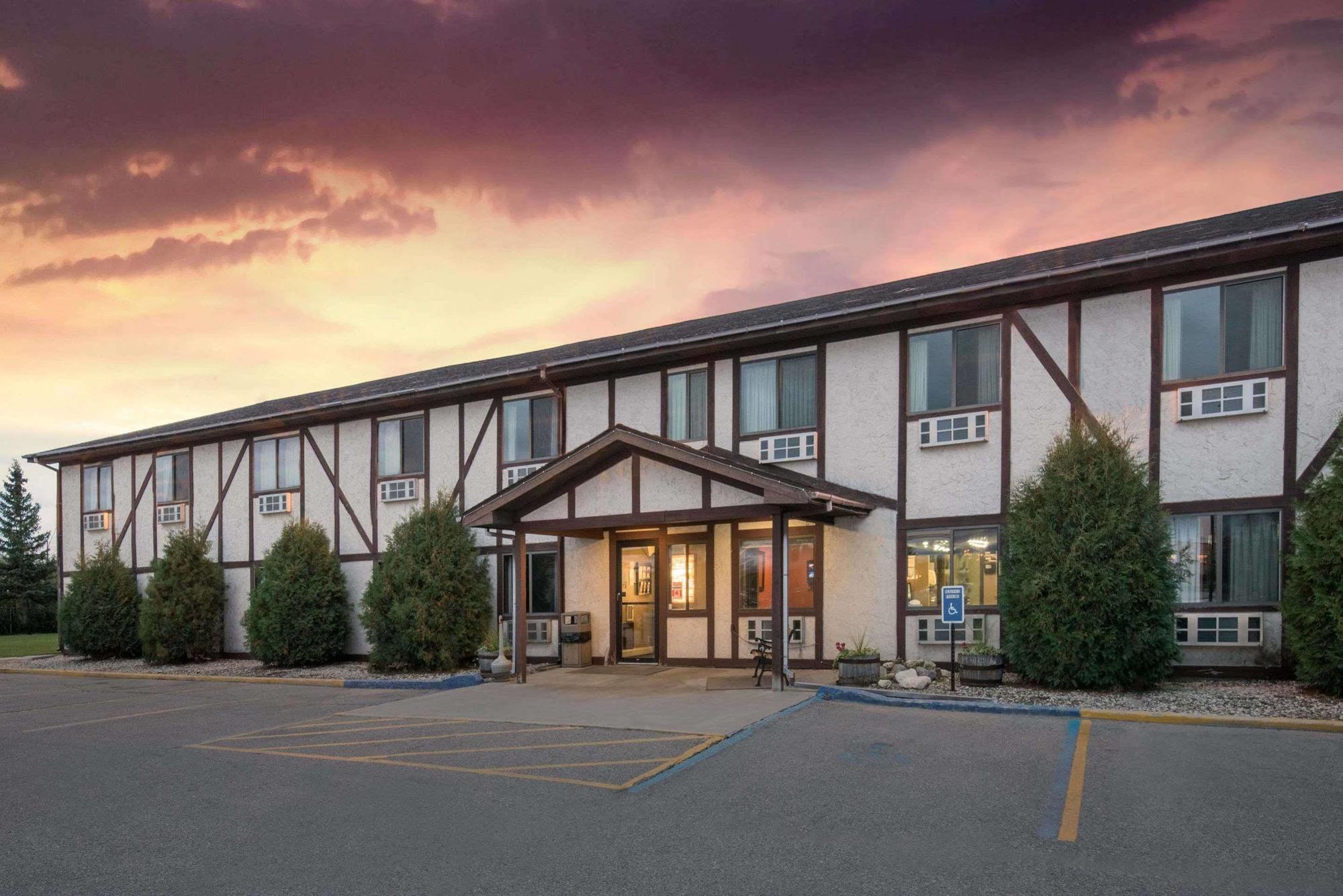 Super 8 By Wyndham Warroad Hotell Eksteriør bilde